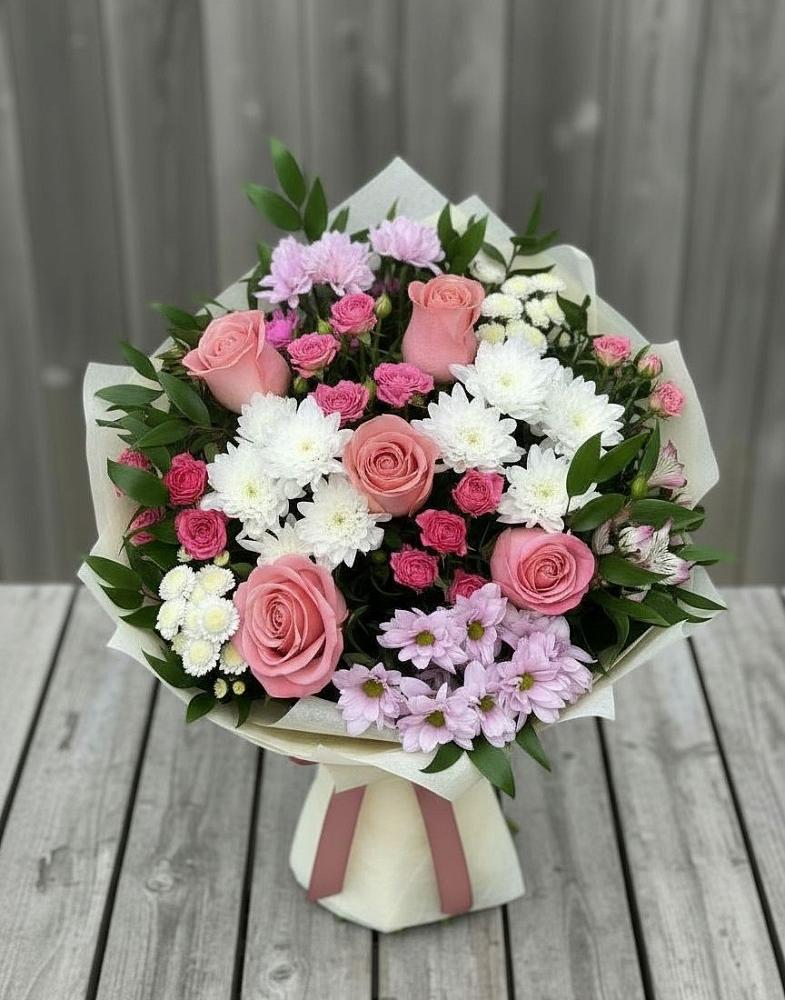 Букет цветов из: Альстромерии, Гвоздики, Розы и Хризантемы в Кабардинка