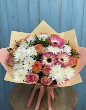 Букет цветов из:  Розы, Герберы и Хризантемы в Кабардинка