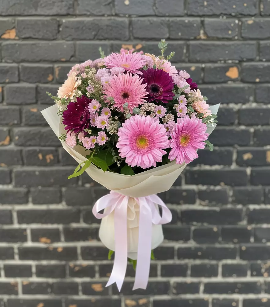 Букет цветов из: Герберы и Хризантемы в Кабардинка