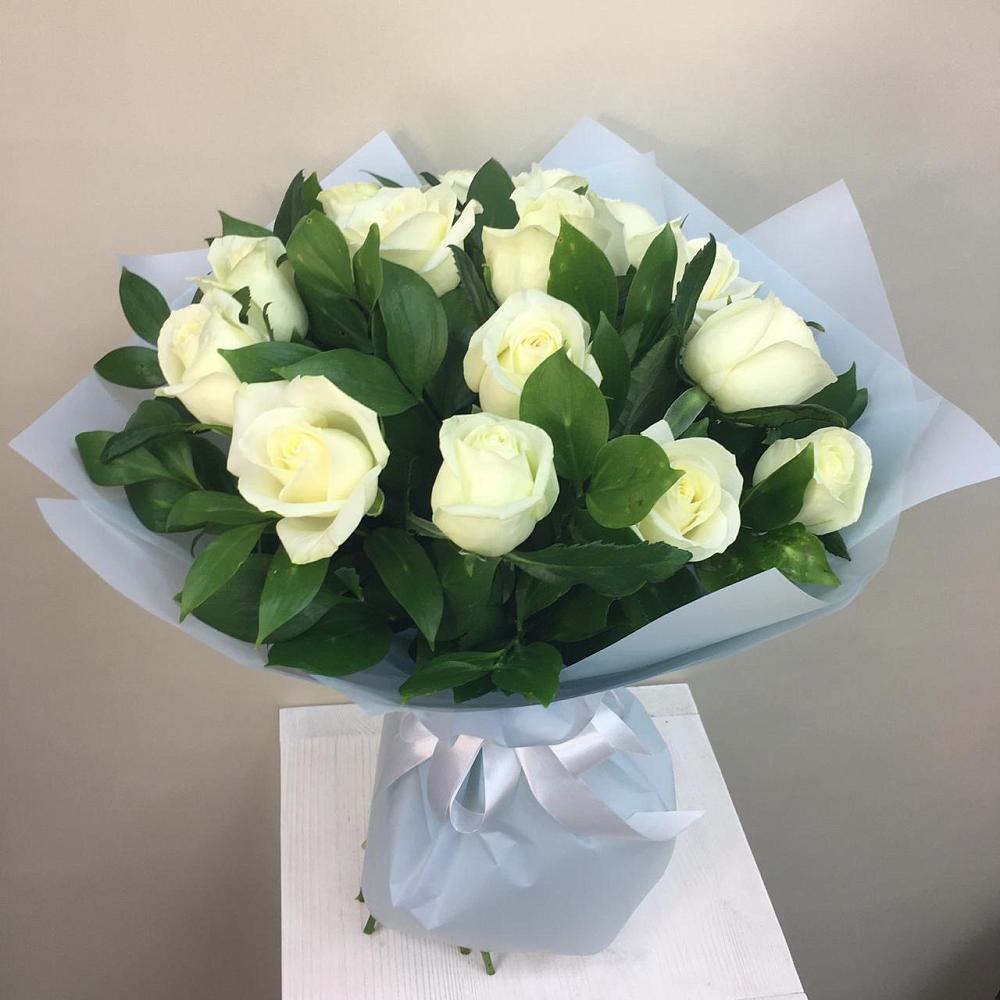 Букет 15 Белых роз Проуд в Кабардинка