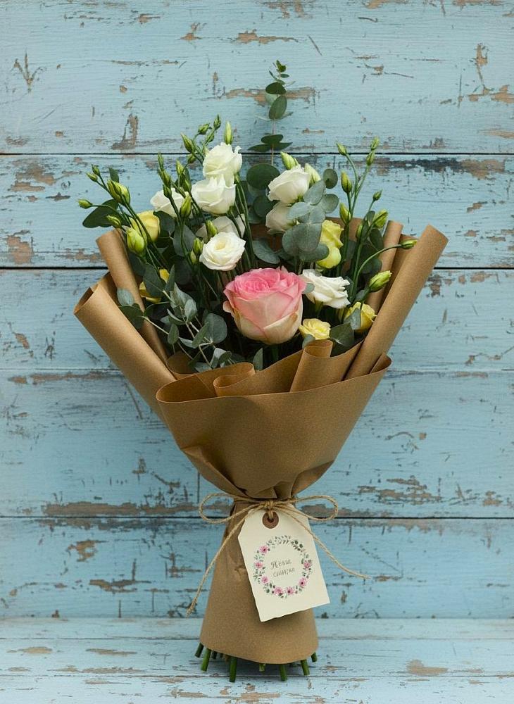 Букет цветов из: Розы и Лизиантусы в Кабардинка