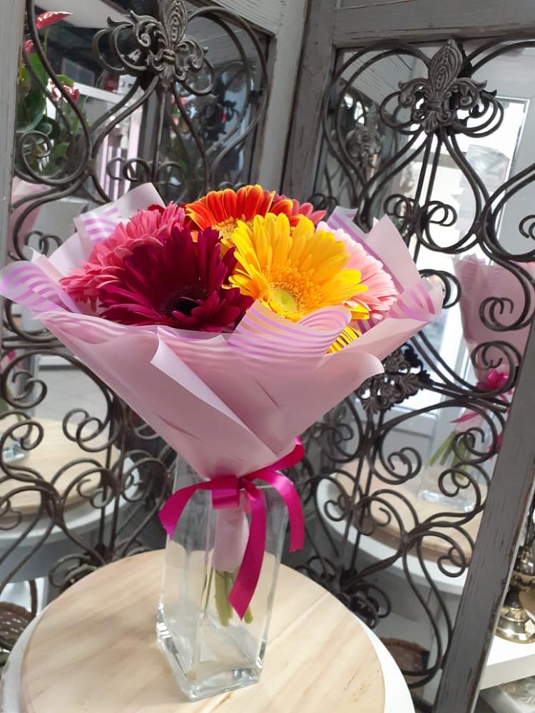 Букет цветов из: Герберы в Кабардинка