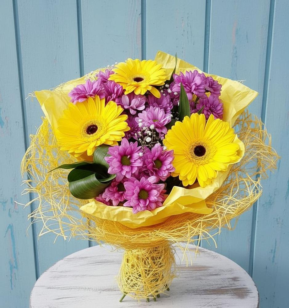 Букет цветов из: Хризантемы и Герберы в Кабардинка
