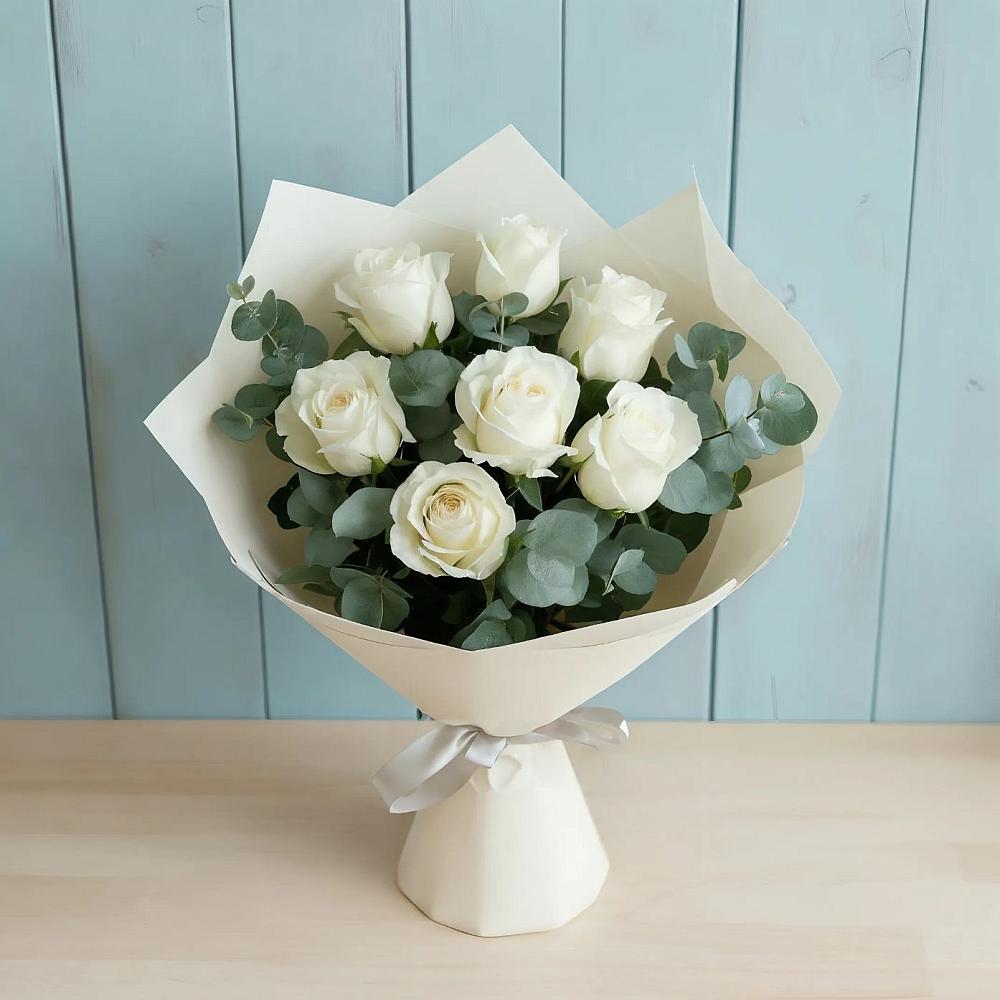 Букет Белые розы в Эвкалипте в Кабардинка