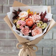 Букет цветов из:  Гвоздики, Хризантемы и Розы в Кабардинка