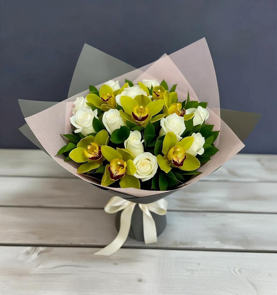 Букет цветов из: Орхидеи и Розы в Кабардинка