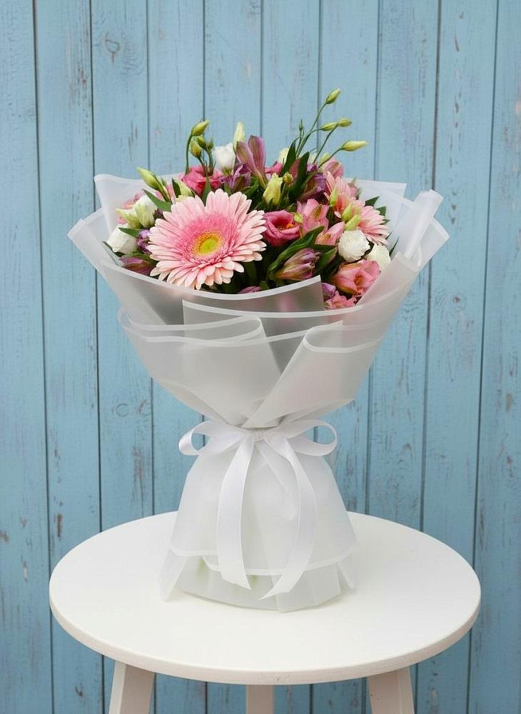 Букет цветов из: Герберы, Альстромерии и Лизиантусы в Кабардинка