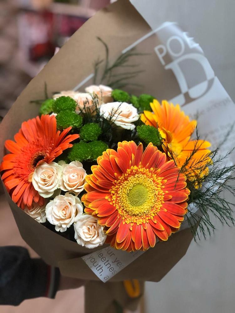 Букет цветов из: Герберы, Хризантемы и Розы в Кабардинка