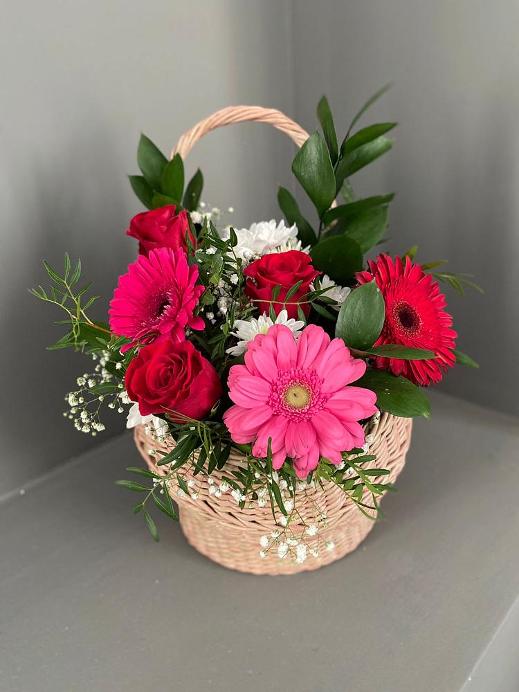 Цветочная композиция из Розы, Хризантемы и Герберы в корзине в Кабардинка