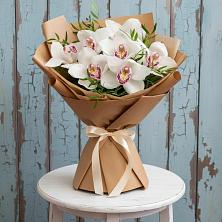 Букет цветов из:  Орхидеи и Розы в Кабардинка
