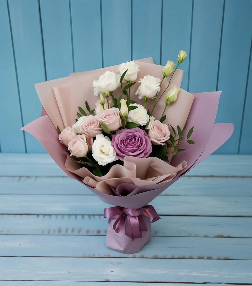 Букет цветов из: Розы и Лизиантусы в Кабардинка