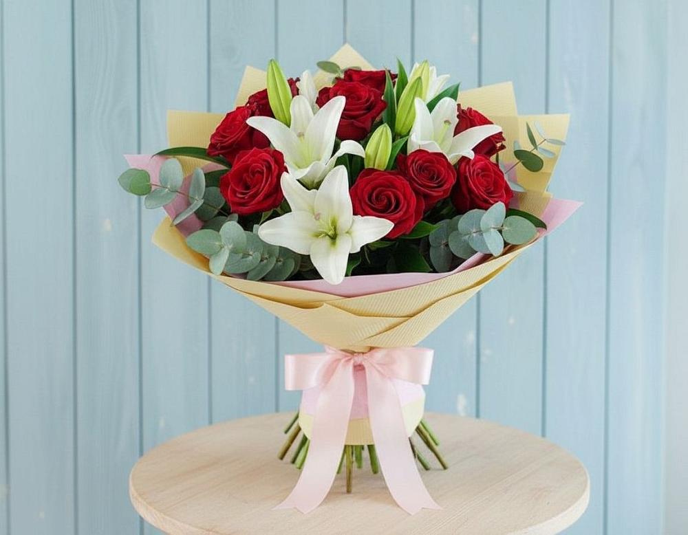 Букет цветов из: Лилии и Розы в Кабардинка